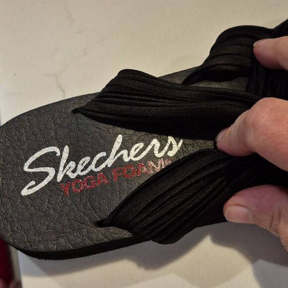 Skechers 10 Black Fabric Strap YOGA FOAM Sandal - Picture 3 of 4
